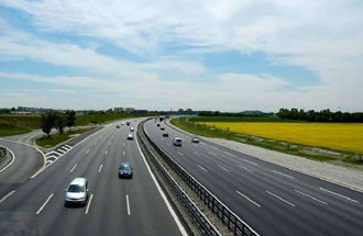 在河南省境內(nèi)，夜間使用ETC過收費(fèi)站的貨車享九折優(yōu)惠