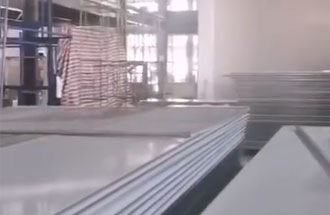 2020年8月21日，志遠(yuǎn)凈化工程項(xiàng)目傳回的汝城智能中央廚房?jī)艋?chē)間工程進(jìn)度