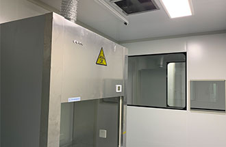 10月9日，志遠(yuǎn)凈化工程項(xiàng)目傳回的河南某科研單位實(shí)驗(yàn)室施工進(jìn)度